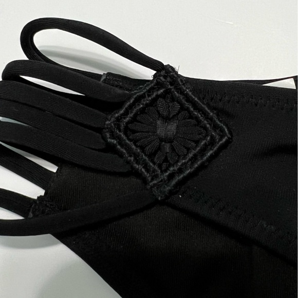 Victoria’s Secret The Cheeky Bikini Bottoms w/Multiple Side Straps and Appliqué - Picture 3 of 5